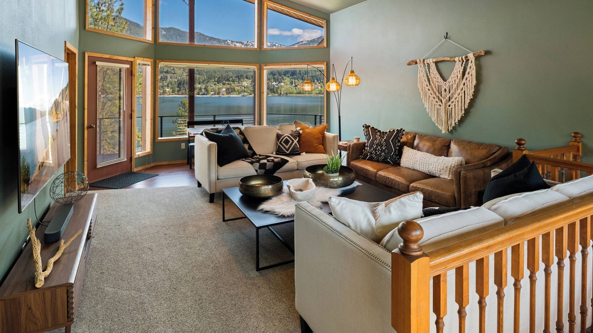 Hope House | Stunning Waterfront Home in Hope, Idaho!