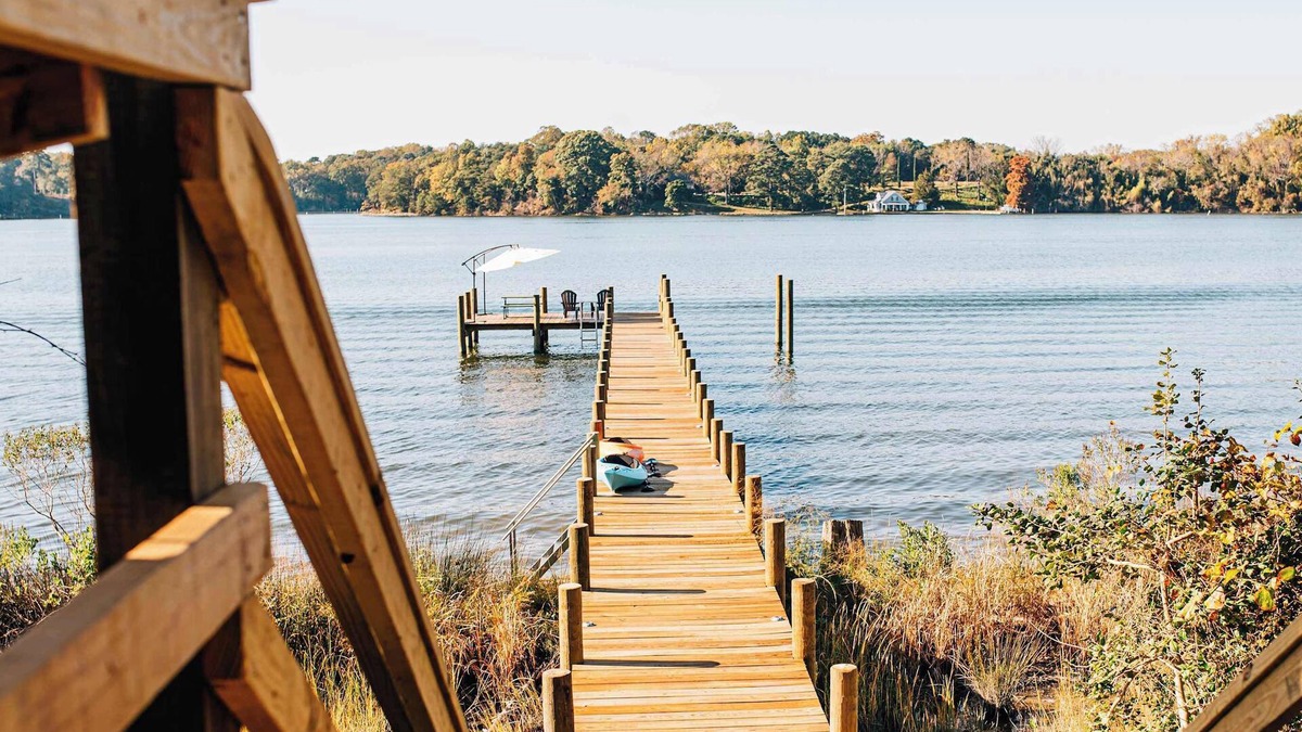 Weems House | Stunning waterfront on bluff with sauna, firepit!