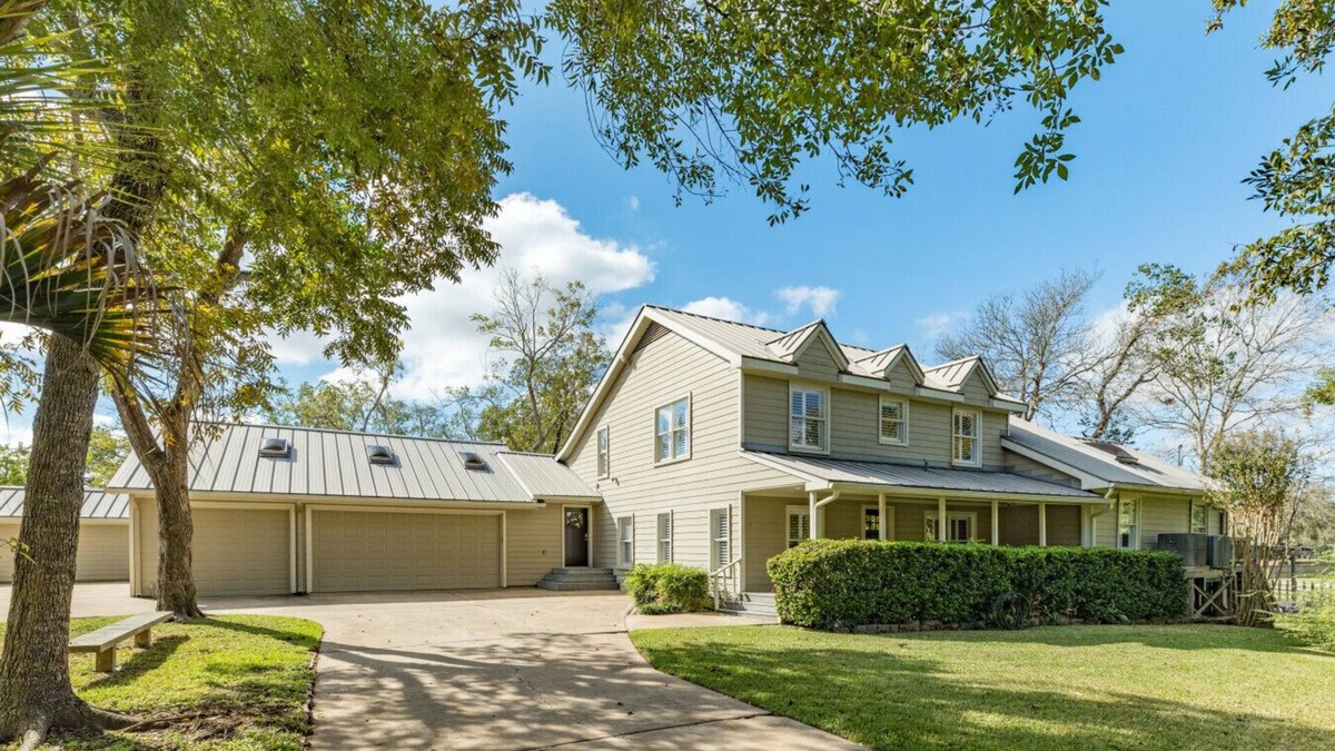 Dickinson House | Stunning Waterfront Rental Property with Private Dock & Pool