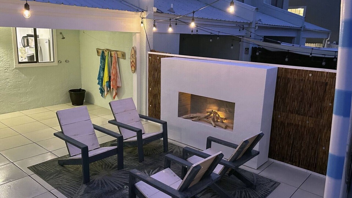 Riviera Beach House | Stunningly Remodeled 2-Bedroom Townhouse Across the Street From the Beach!