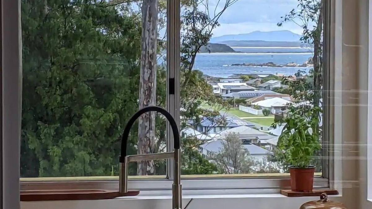 Tomakin House | StunningViews ★SEPERATE STUDIO★Pet Friendly★Aircon