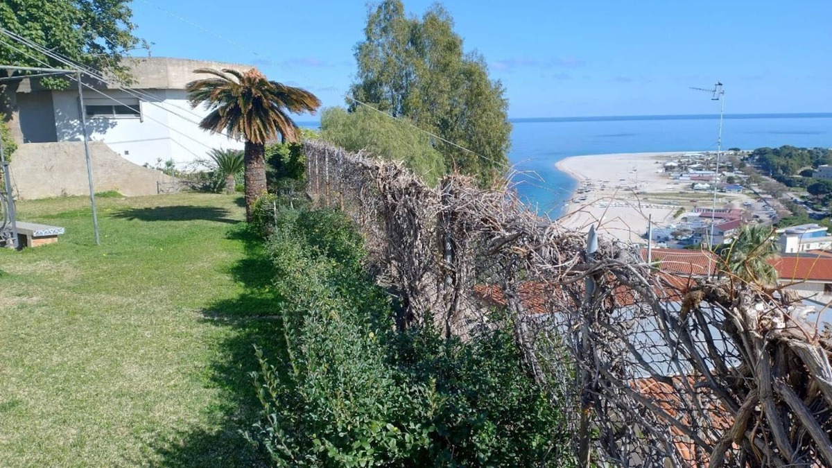 Soverato Apartment | Stupendo Appartamento con Giardino, Posto Auto e Vista Sulla Baia di Soverato