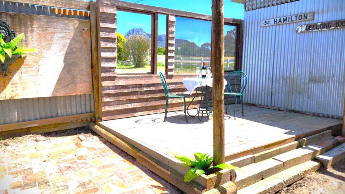 Dunkeld House | Sturgeon Getaway on Henty