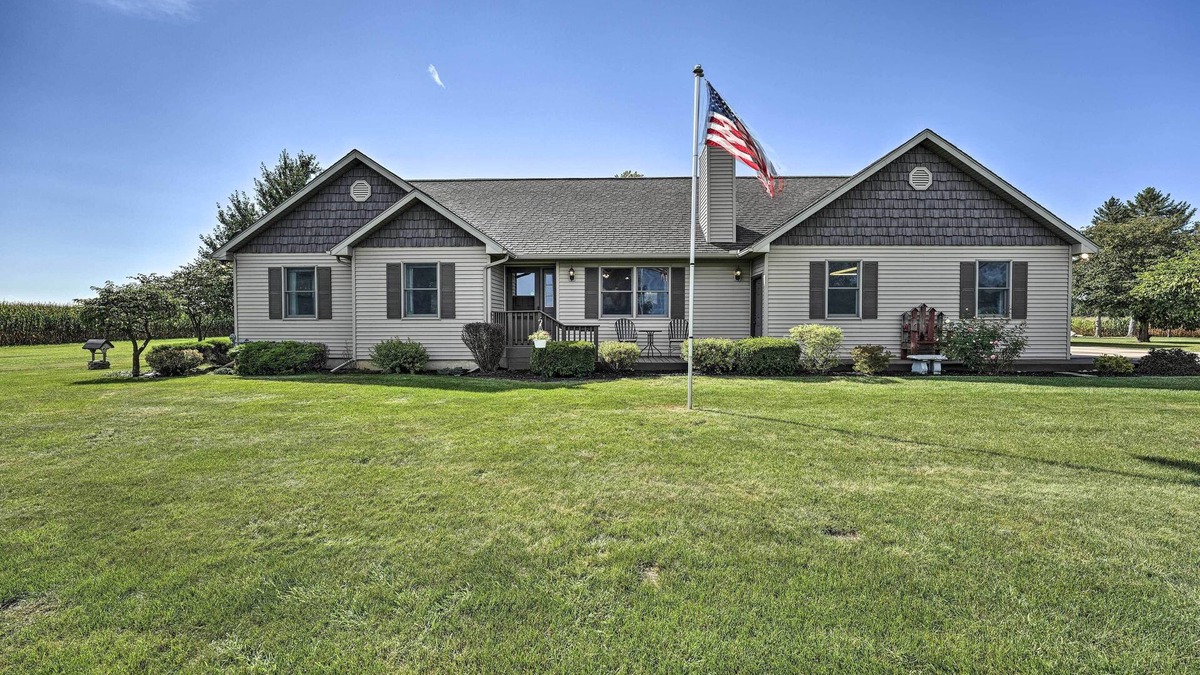 Sturgis House | Sturgis Home w/Yard < 1 Mi to Minnewaukan Lake