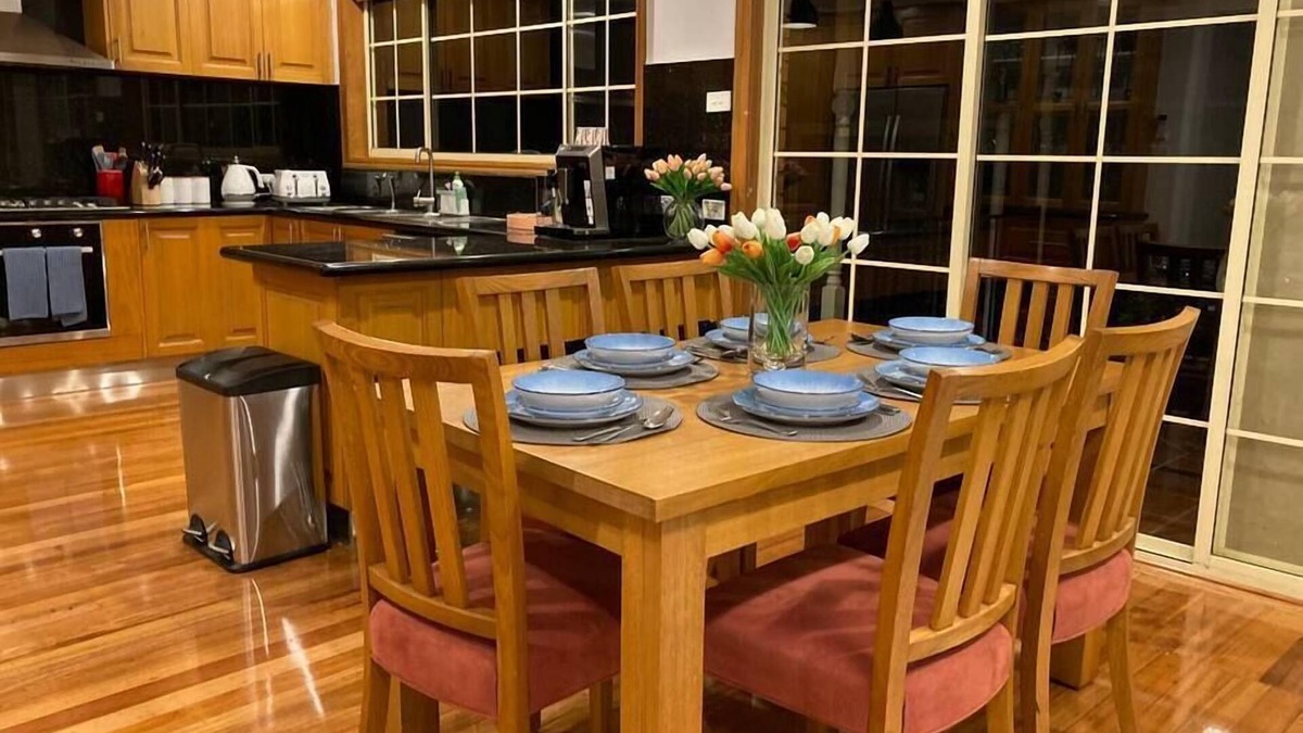 Glenroy House | Style/Comfort/Spacious 4 Bedroom House plus study