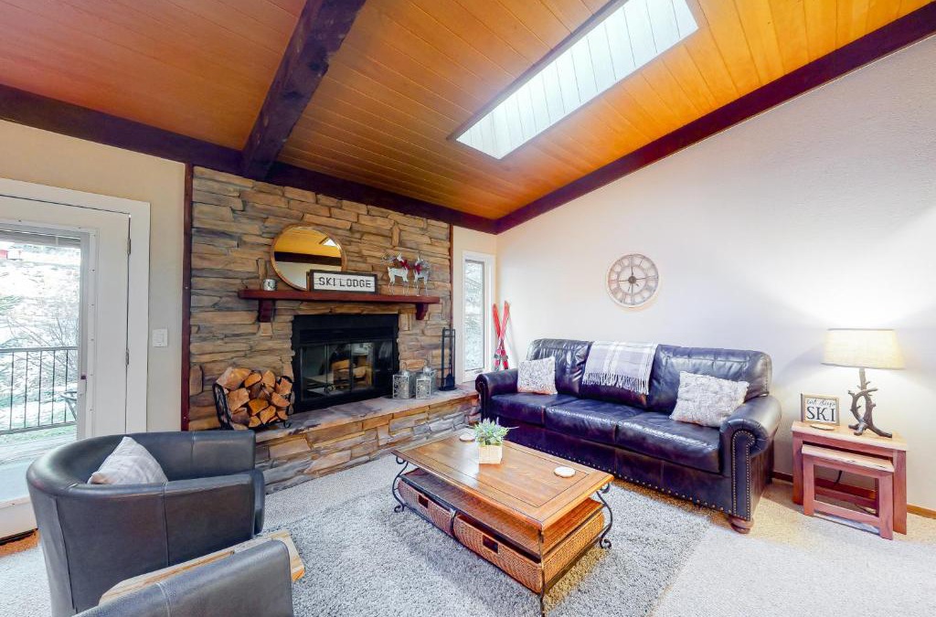 Intermountain Apartment | Style Near the Slopes