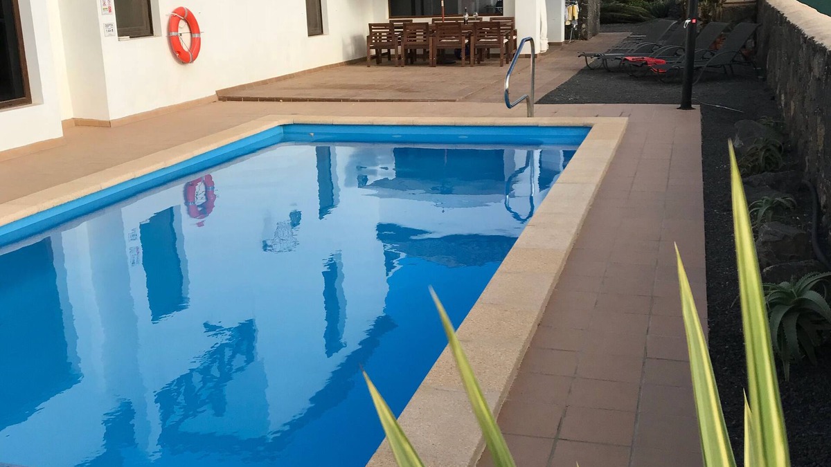 Villaverde Villa | Stylish 4 bedroom villa with heated pool, swim jets,WiFi, & one bed apartment.