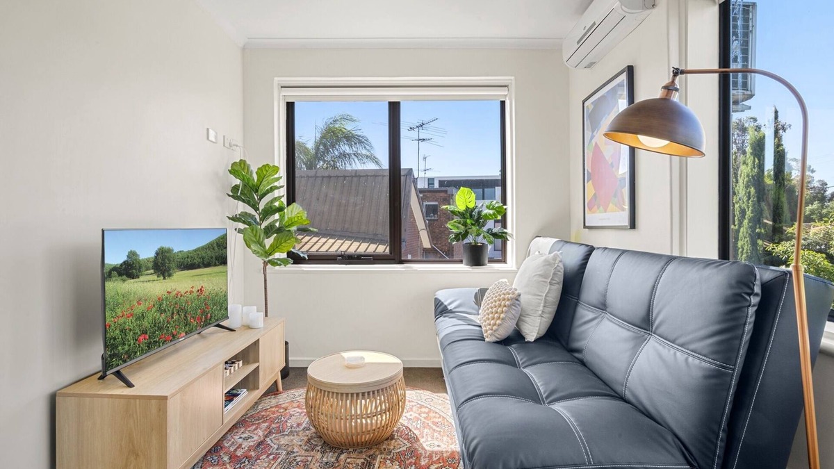 Flemington Apartment | Stylish 1-Bed Apartment Near City Highlights