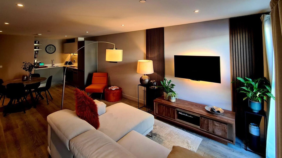 Cavendish Apartment | Stylish 1 Bed Apartment in London - (4.96 Stars Elsewhere!)