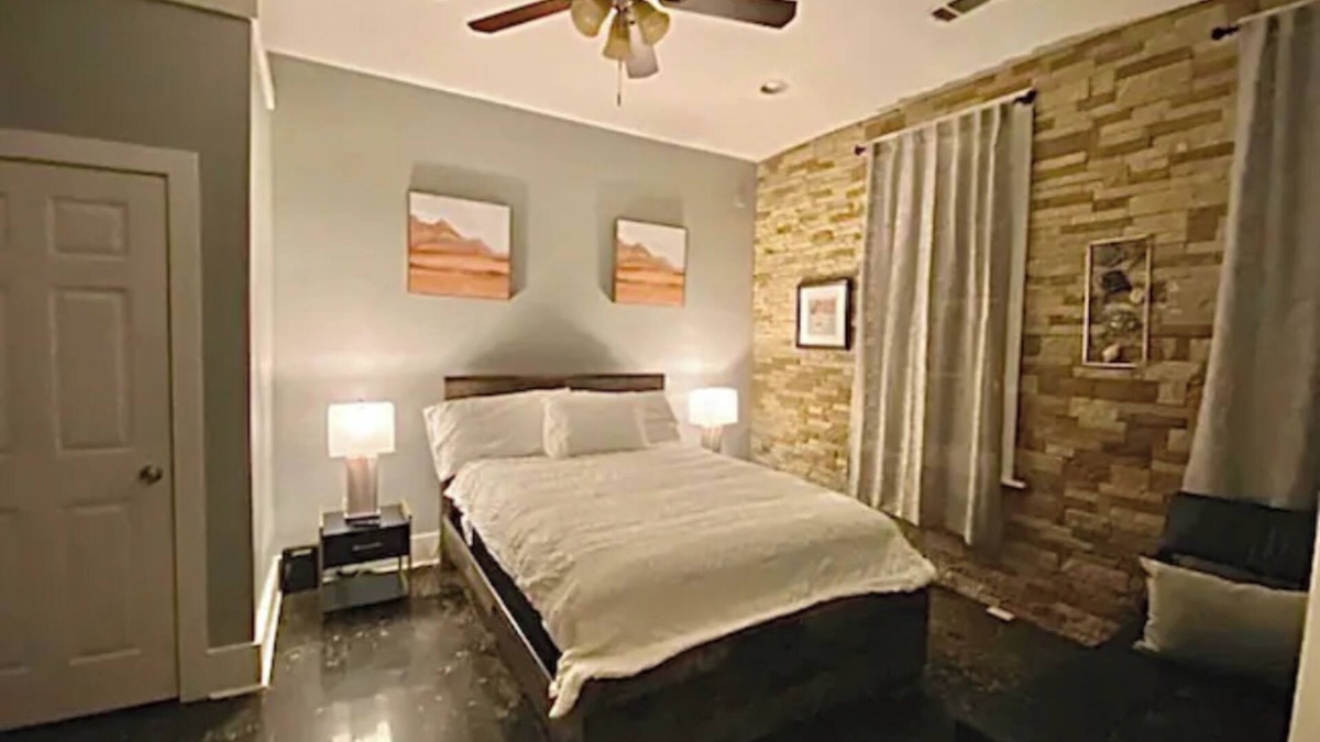 Jackson House | Stylish 1 bedroom studio with kitchenette