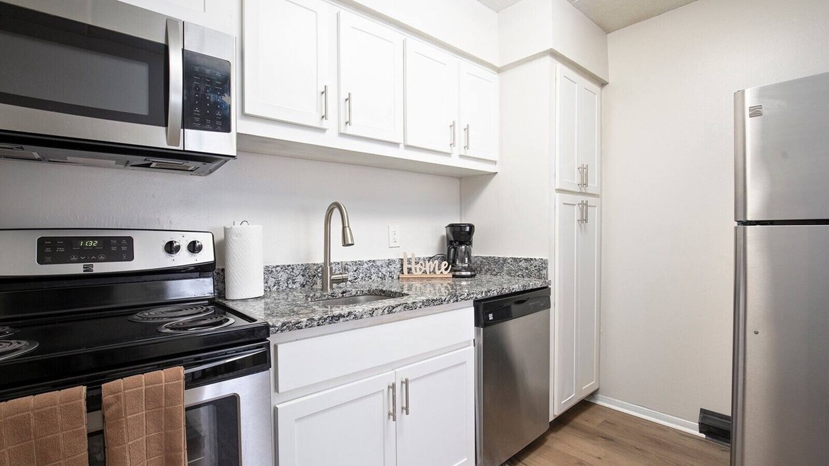 South Orange Apartment | Stylish 1 Bedroom with Free Parking!