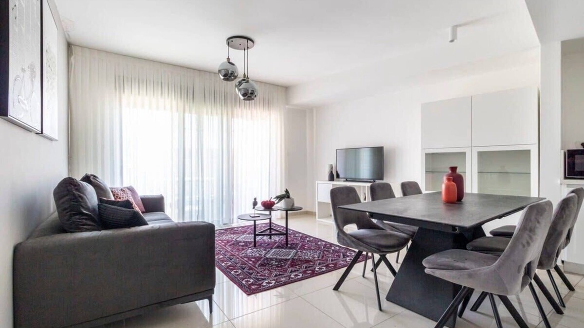 Kiryat HaLeom Apartment | Stylish 1 Bedrooms Parking At City Gate