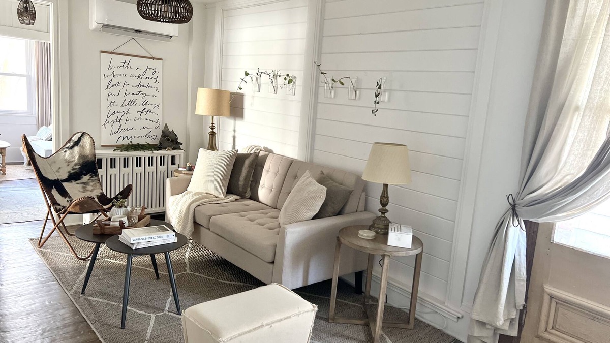 Hughesville Apartment | Stylish 1 BR Apt. w/Sunroom in DT Hughesville