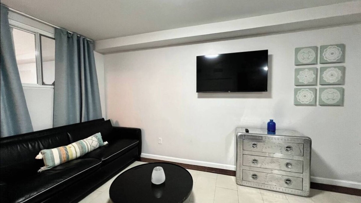 Chinatown Apartment | Stylish 1Bd Apt next to Convention Center
