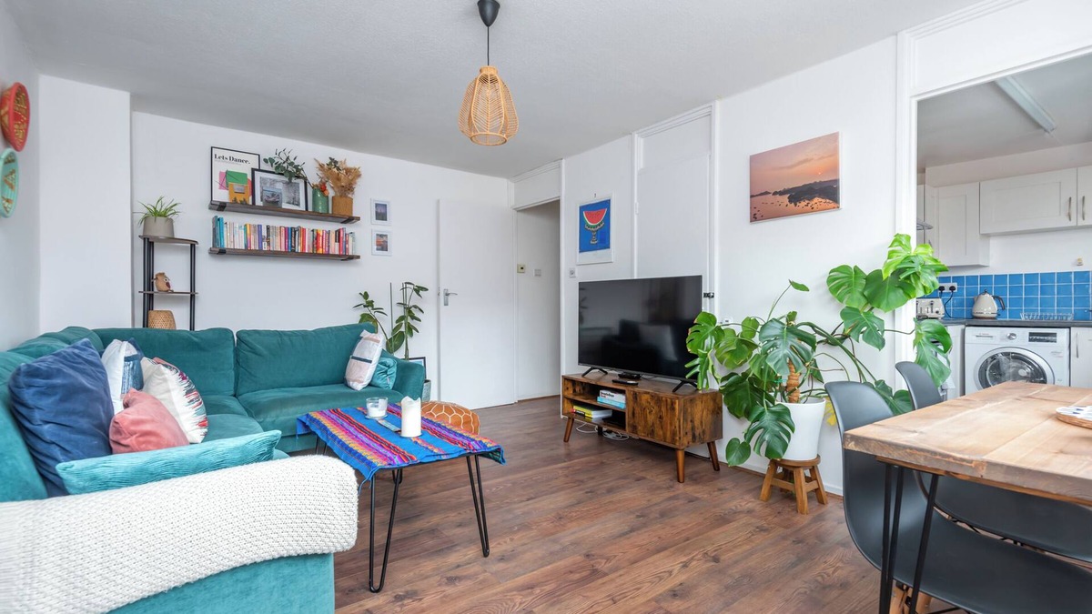 Forest Hill Apartment | Stylish 1BD with Sunny Terrace, Honor Oak Park