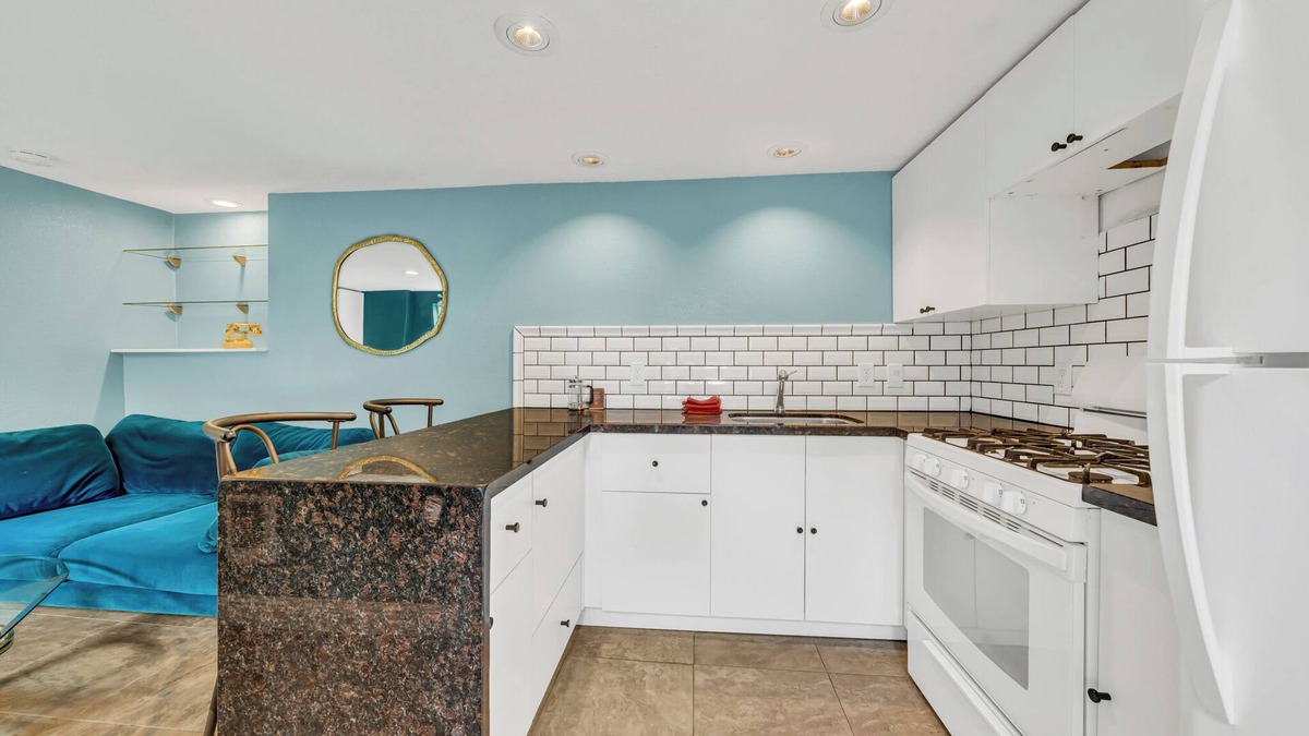 Oakland Ave - Harrison St Apartment | Stylish 1BR by Lake Merritt Walk to DT & BART