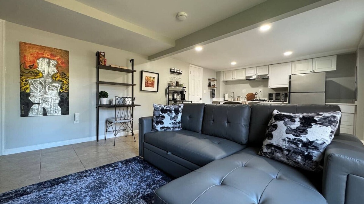 Tysons House | Stylish 1BR Near Tysons, Wolf Trap & Metro Access