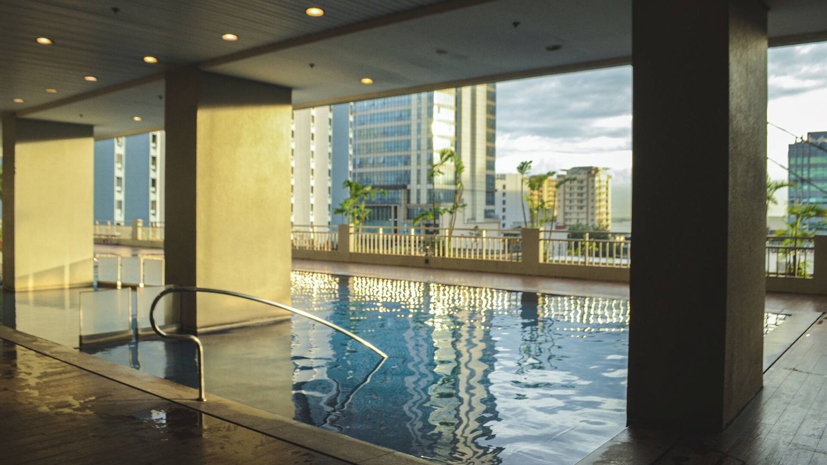 Barangay 670 Apartment | Stylish 1BR Near US Embassy & Luneta with Pool & Gym