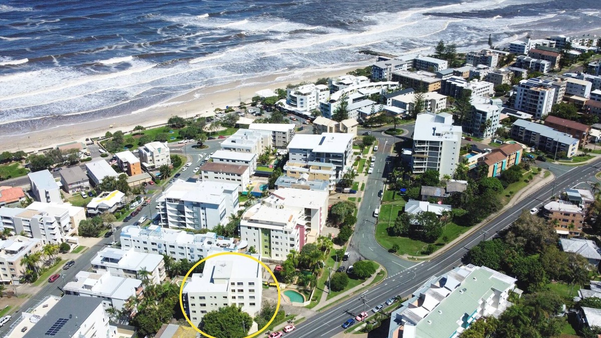 Moreton Bay Region Apartment | Stylish 2 B/R Kings Beach Apartment (6 guests) ZF4