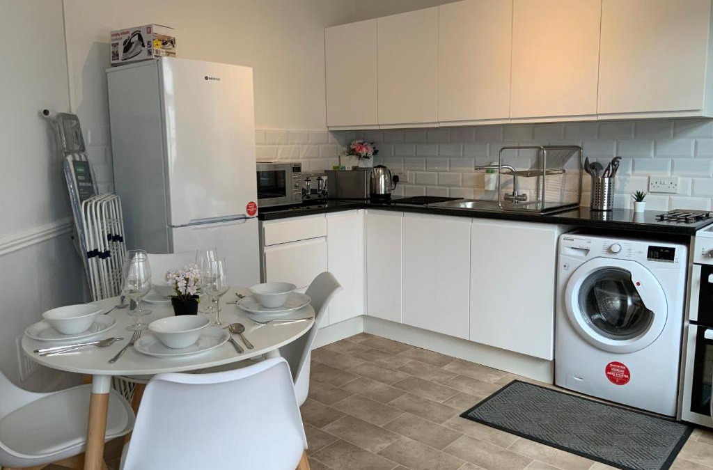 Stansted Apartment | Stylish 2 Bedroom Cottage in Bishop's Stortford by BookedUK
