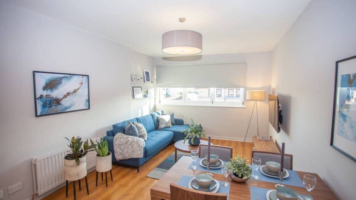 East End Apartment | Stylish 2-Bed Apartment Near Glasgow Green
