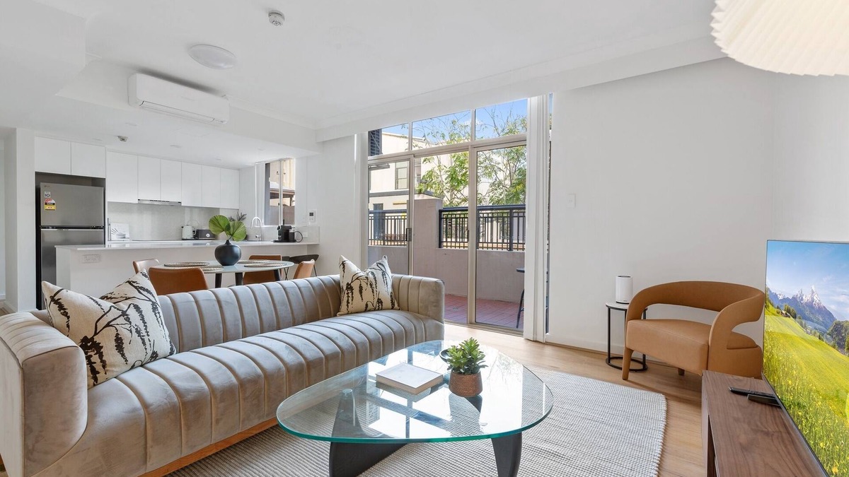 Camperdown Apartment | Stylish 2-Bed Apartment with Pool in Camperdown