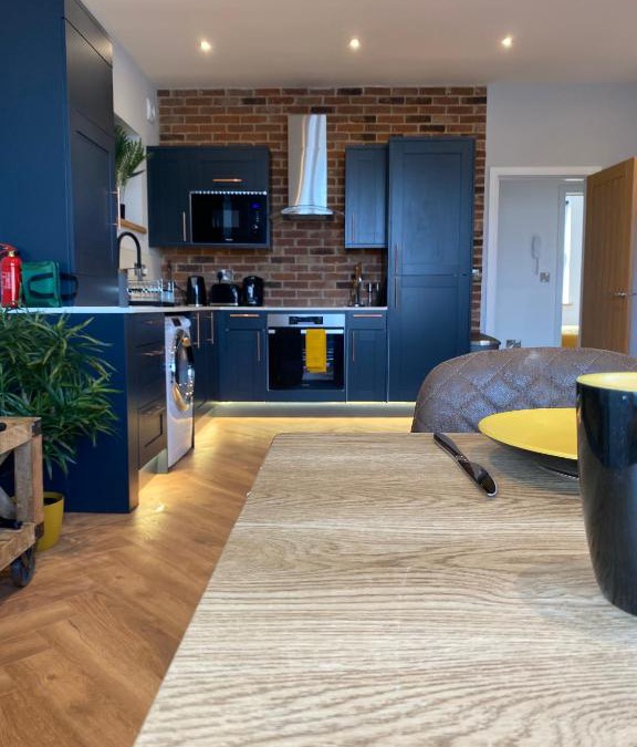 Sheringham Apartment | Stylish 2 Bed Apt, 2 Minute Walk From The Beach.