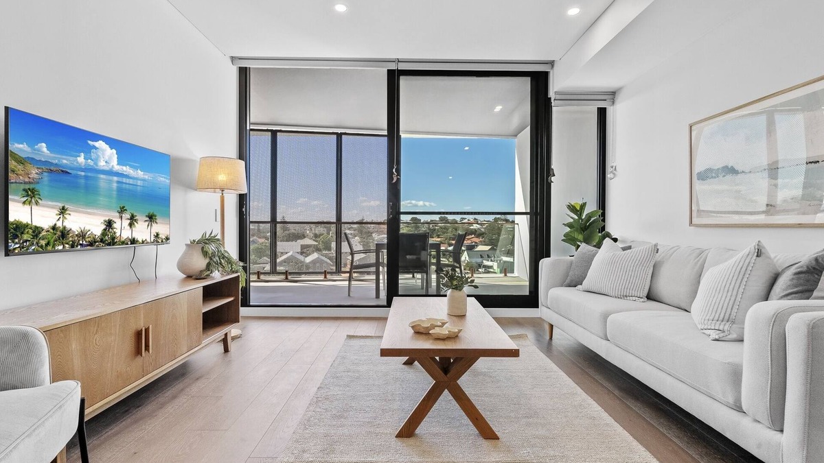 North Fremantle Apartment | Stylish 2-Bed Unit with Views & Rooftop Access