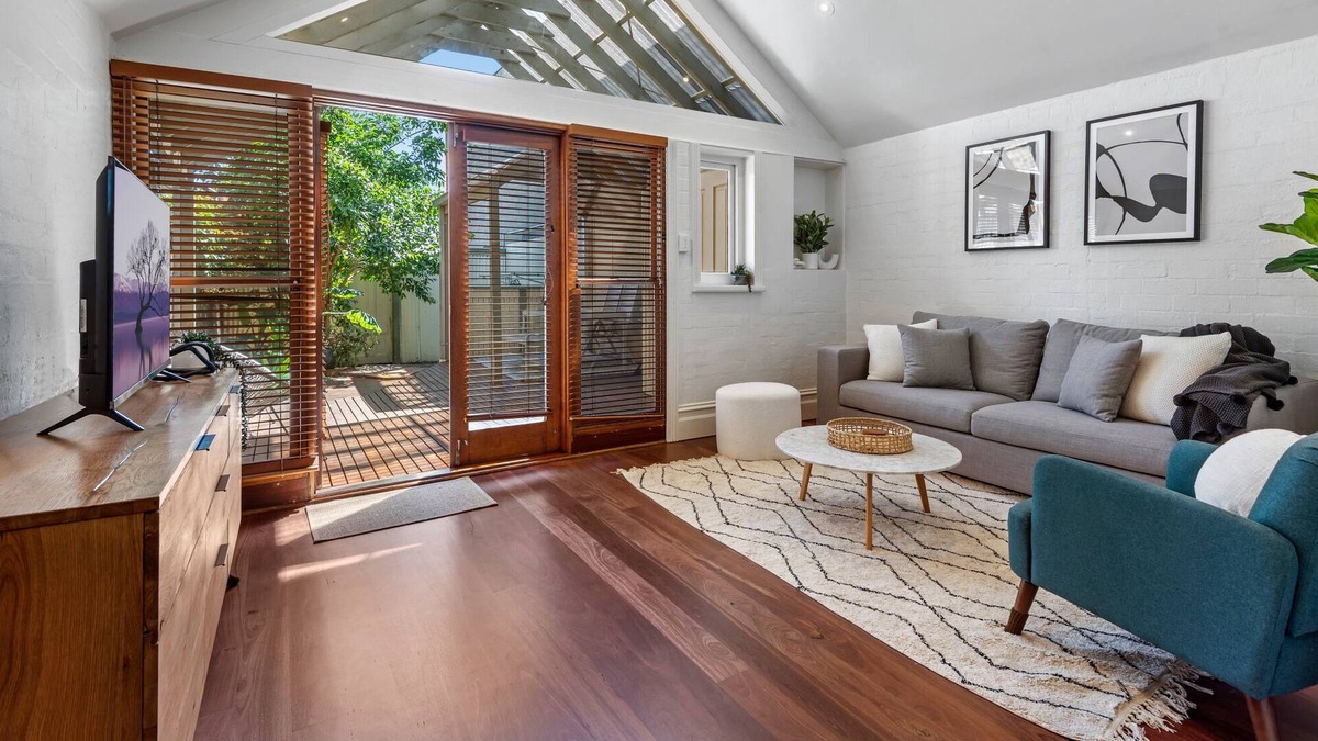 Brunswick West House | Stylish 2-Bed Brunswick Retreat with Sunny Deck