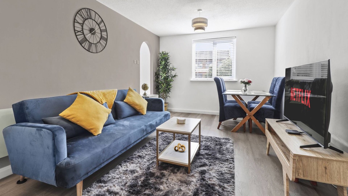 Kettering Apartment | Stylish 2 bedroom apartment Kettering Town Centre