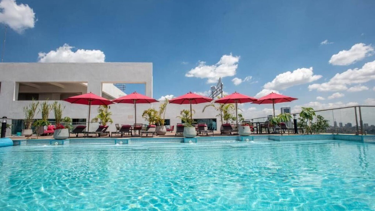 Nairobi Apartment | Stylish 2-bedroom apartment with heated infinity pool, fitness room & Sauna