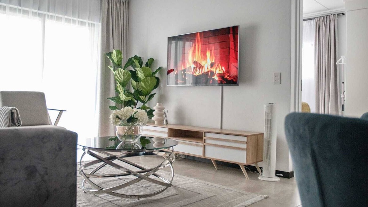 Greater Johannesburg Metropolitan Area Apartment | Stylish 2-Bedroom Apartment with Gym, Pool, Wi-Fi in Prime Lonehill Location.