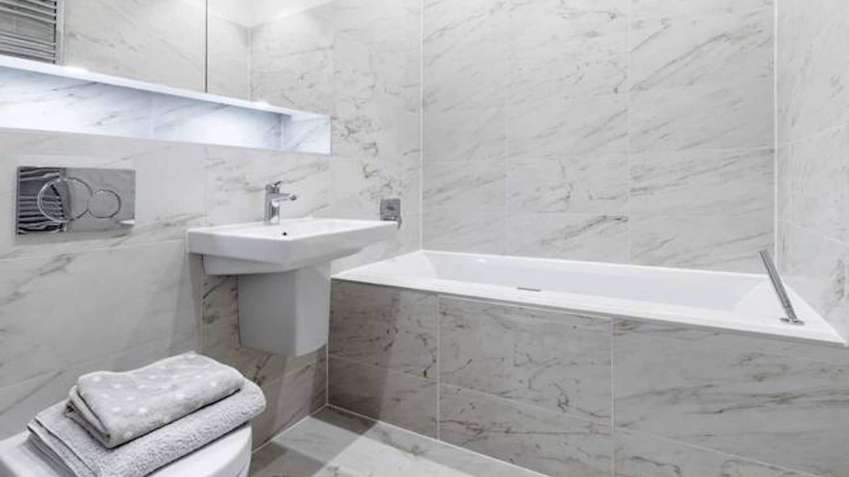 Whittington House | Stylish 2 bedroom apartment in a historical building at Mill Hill