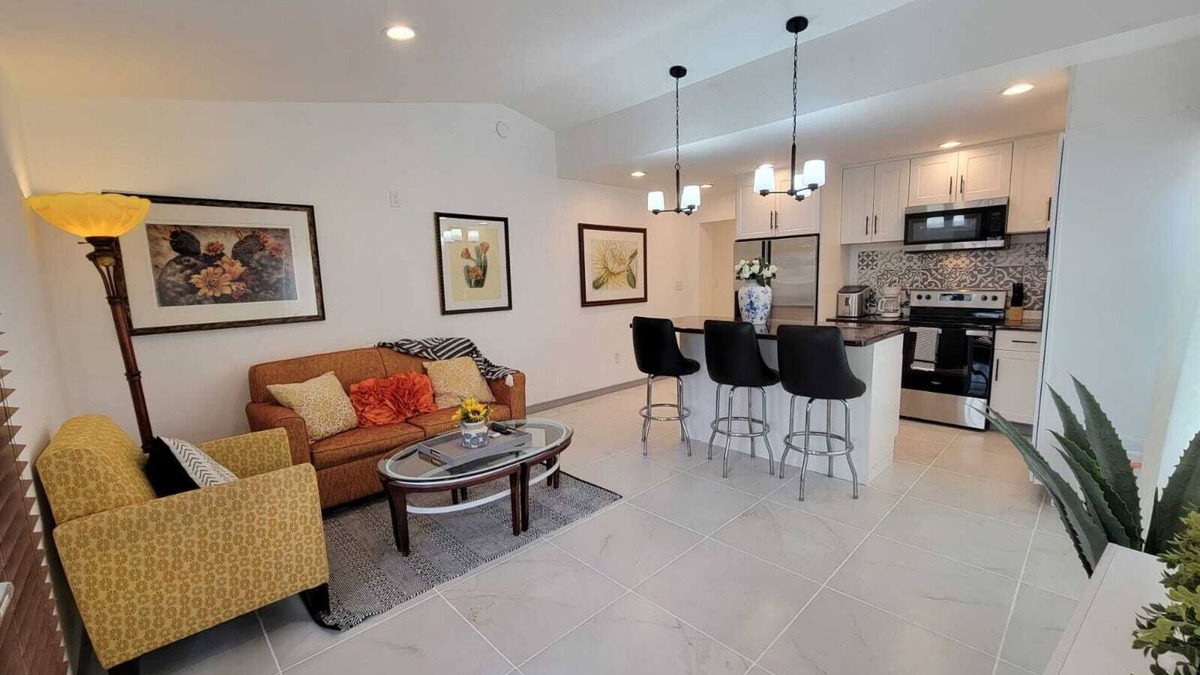 Timberwolf Condo | Stylish 2 bedroom condo fully renovated