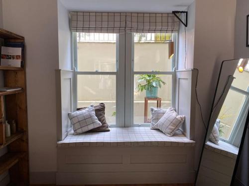 Clifton Apartment | Stylish 2 bedroom self-contained apartment in the heart of Clifton Village