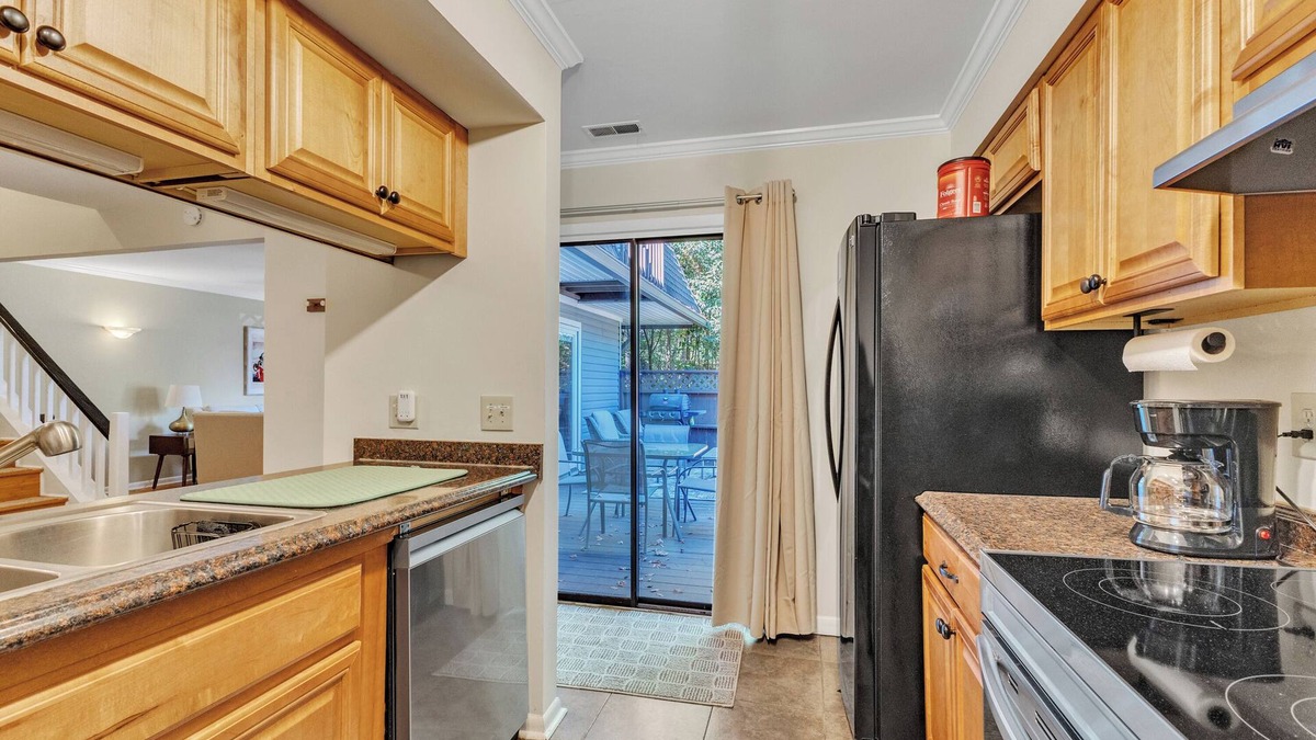Chapel Hill House | Stylish 2-bedroom townhome with large deck, and pool in fabulous Chapel Hill