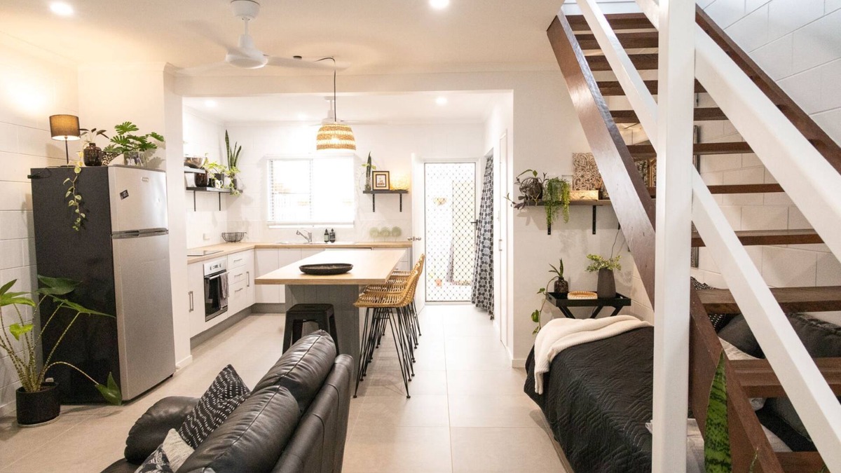 Cannonvale House | Stylish 2 bedroom townhouse in quiet location, perfect home away from home!