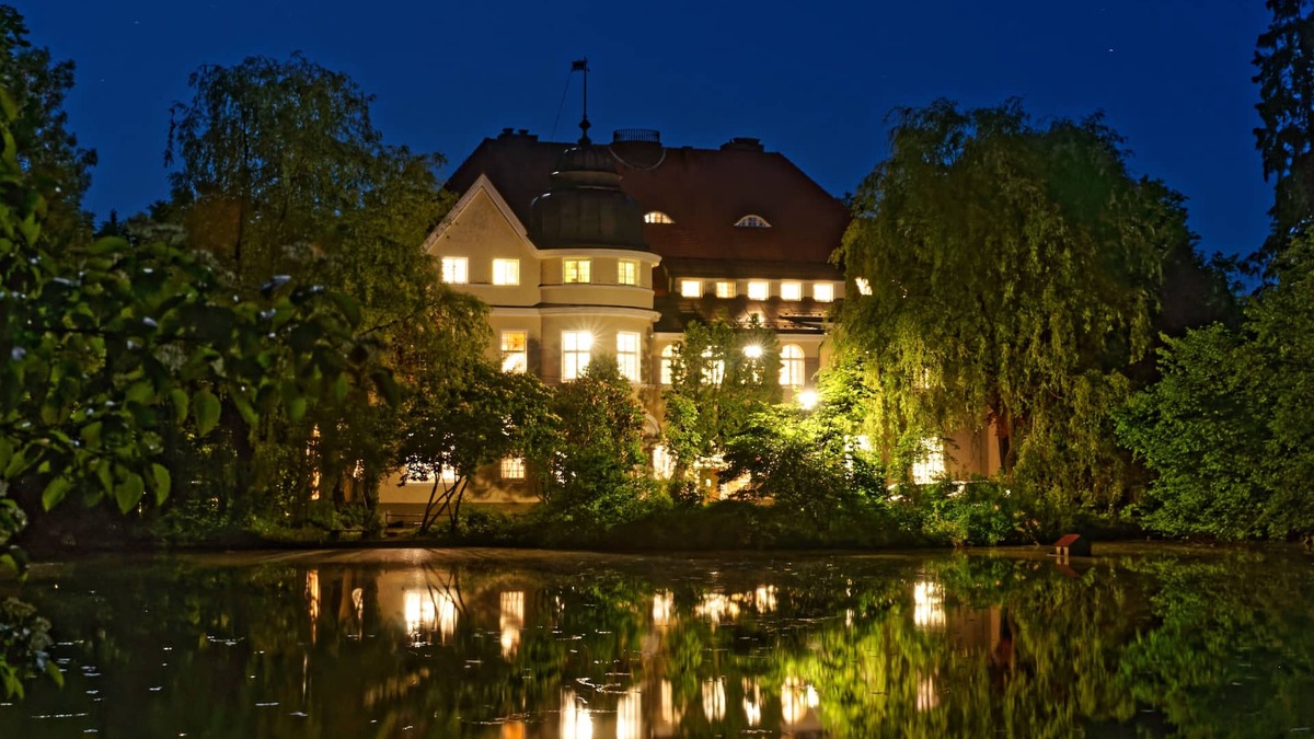 Morlbach Apartment | Stylish 2-room flat, 2 private bathrooms, shared kitchen Schloss Mörlbach