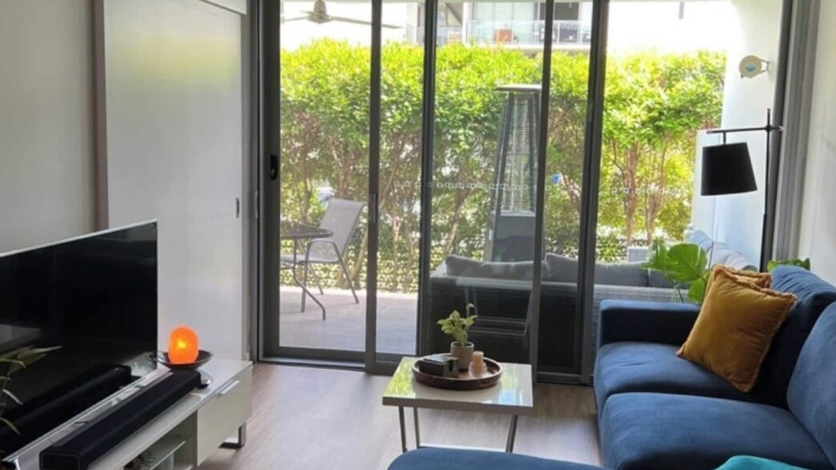 Bulimba Apartment | Stylish 2BR/2BA Apt with Pool access in Central Bulimba