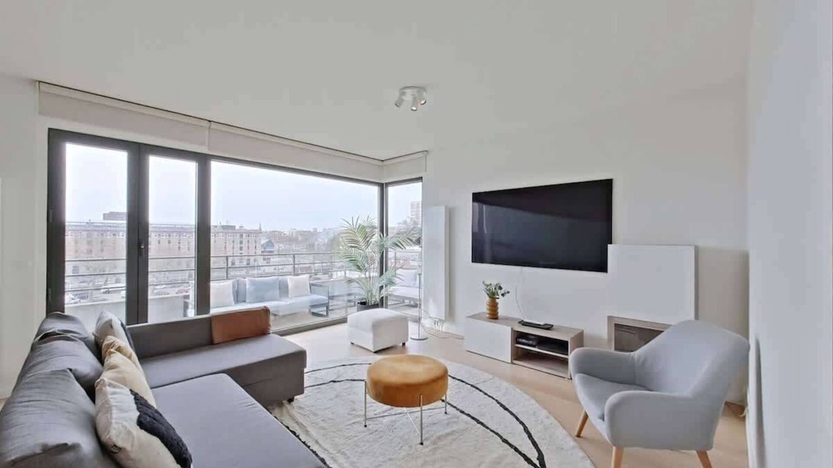Northern Quarter Apartment | Stylish 2BR Apartment with Balcony
