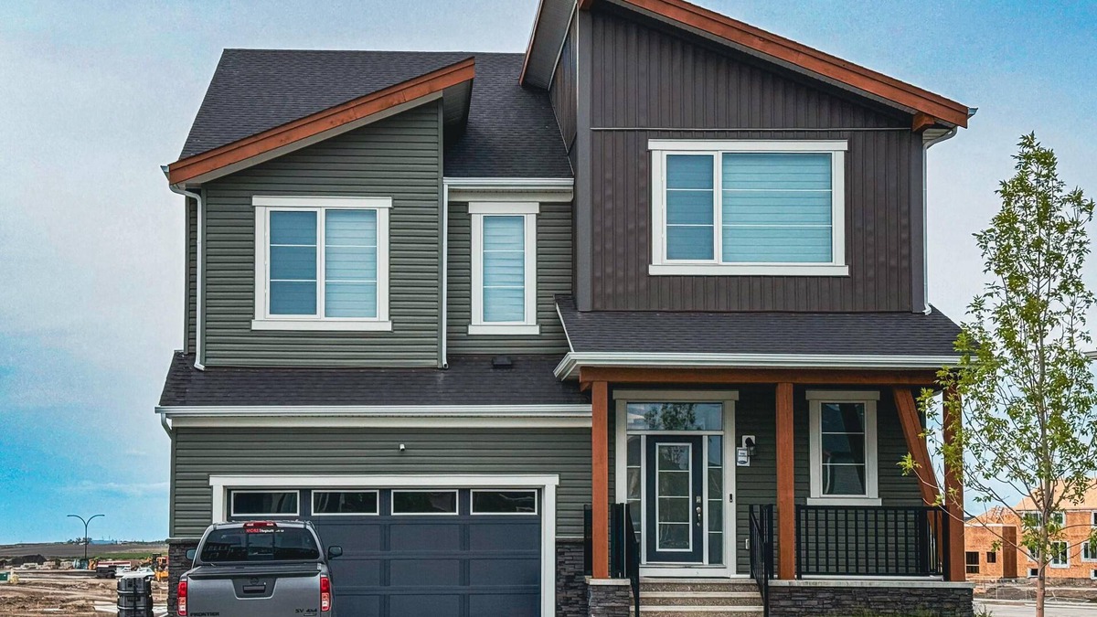 Calgary House | Stylish 2BR Basement Suite | 15 Mins to Airport