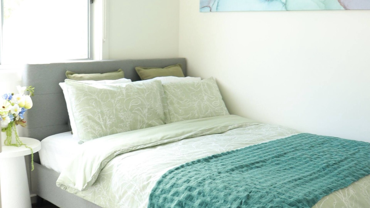 Findon Apartment | Stylish 2BR Holiday Apartment in Findonn8min to the AirPort, 1min walk to shops.