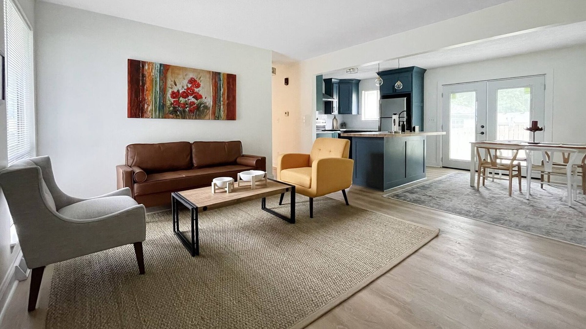 Overland Park House | Stylish 2BR Near highway/Advent Health/Dwntwn OP