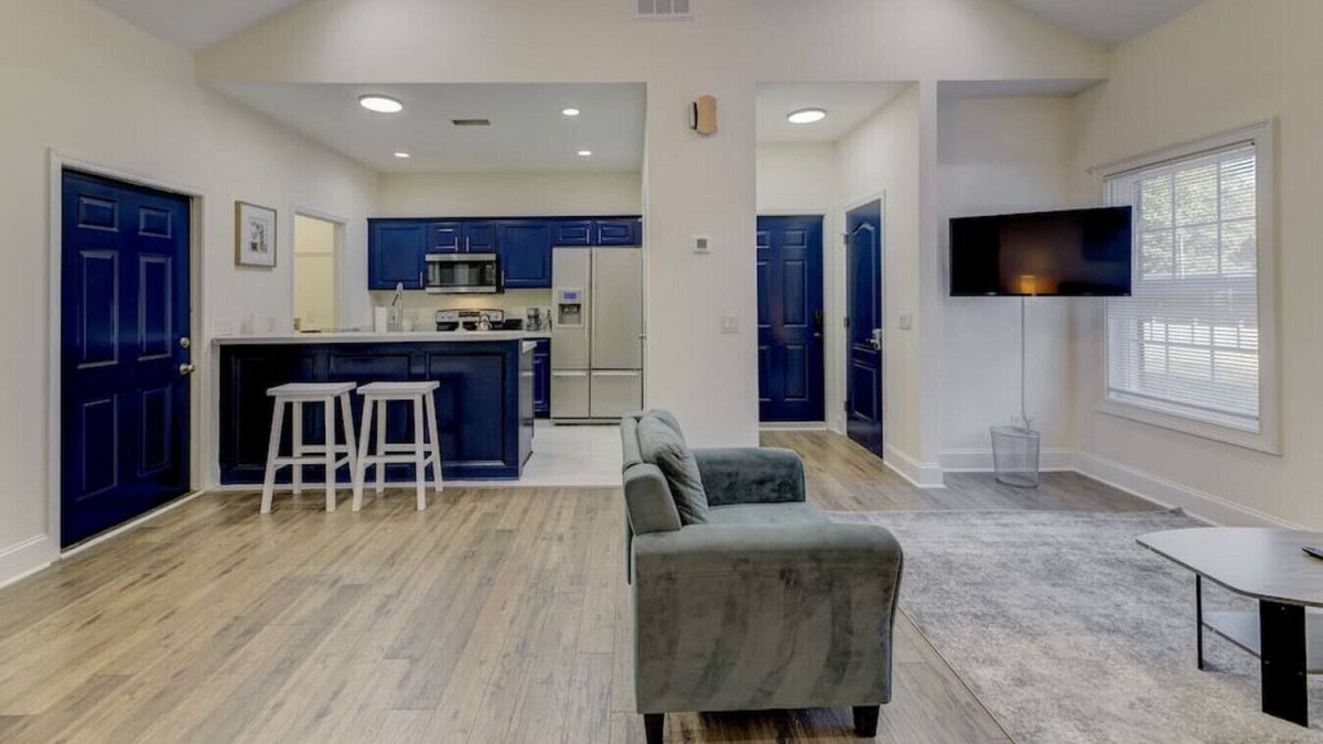 Orangeburg House | Stylish 2BR on Sylvan