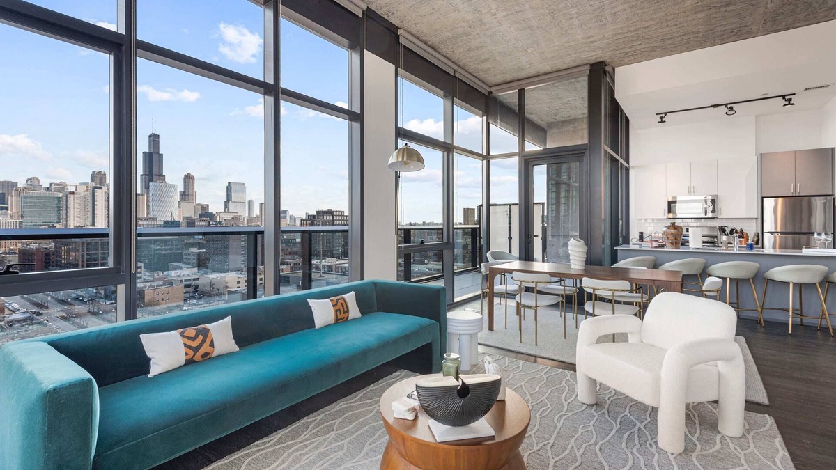 West Loop Apartment | Stylish 2BR Retreat in Fulton Market for Getaways