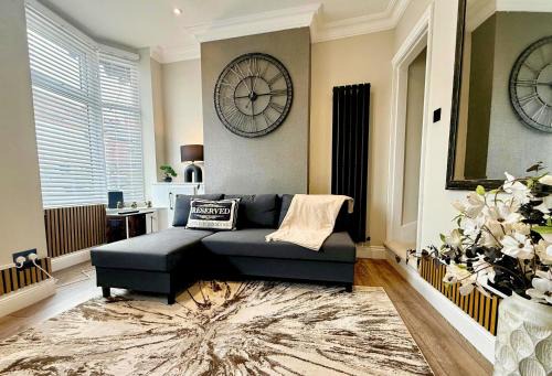 Stourbridge House | Stylish 2BR - Sleeps 6 - Central Stourbridge Gem
