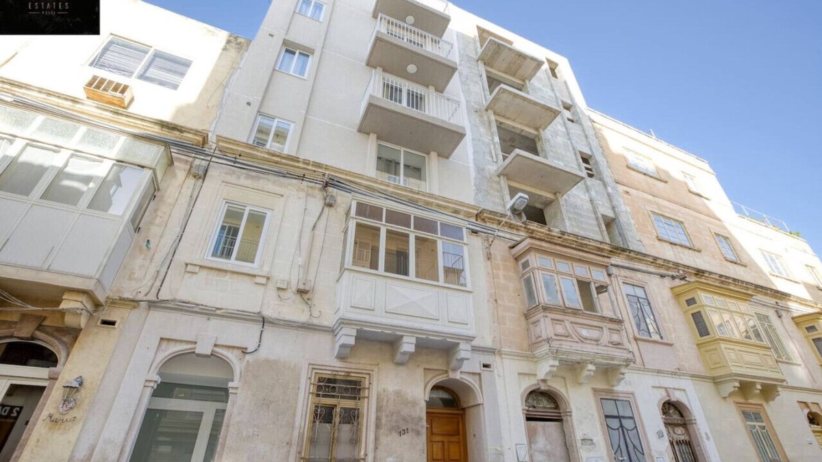 Gzira Apartment | Stylish 2BR Steps Away from the Promenade's Scene