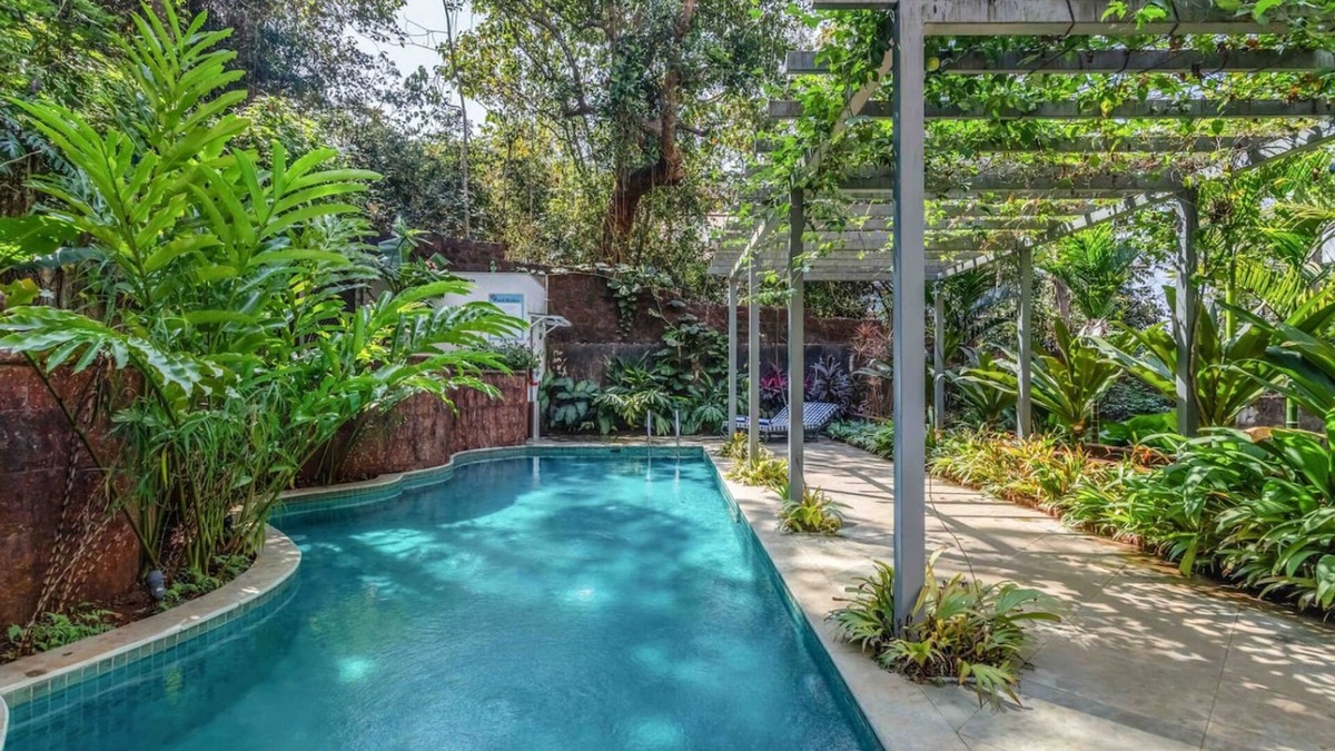 Reis Magos Apartment | Stylish 2BR w Pool Near Candolim and Coco Beach