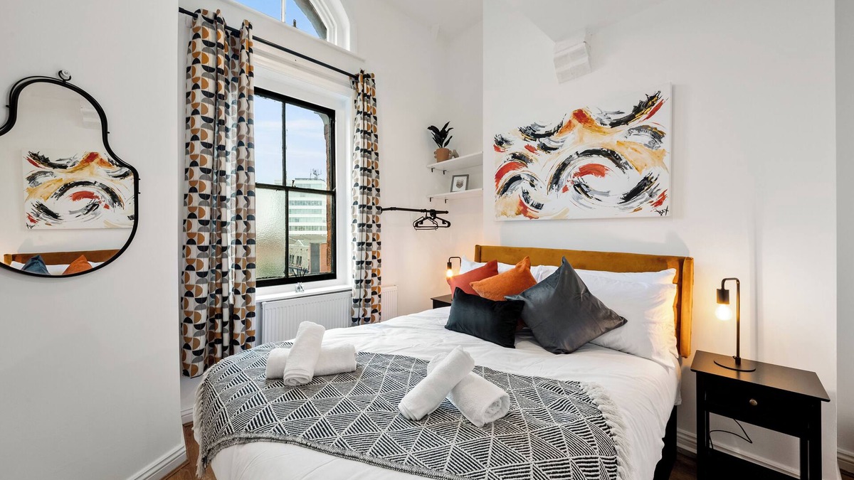 Birmingham City Centre Apartment | Stylish 3 Bed Apartment, Jewellery Quarter, Birmingham