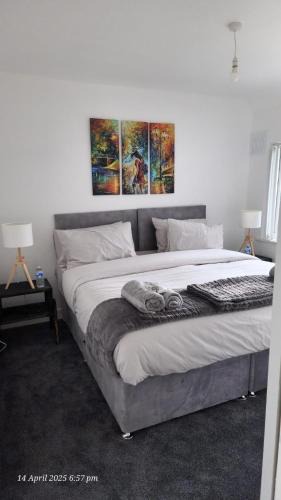Sheldon House | Stylish 3-Bed house NEC-JLR-Airport-HS2-Driveway
